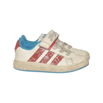 Sneakers (Advantage) fra Adidas x Marvel