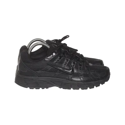 Sneakers (P-6000) fra Nike