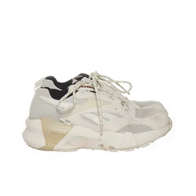 Trainers (White) from Reebok
