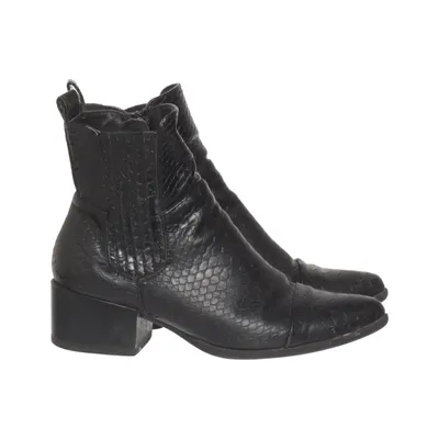 Heeled boots (Black) from Remix