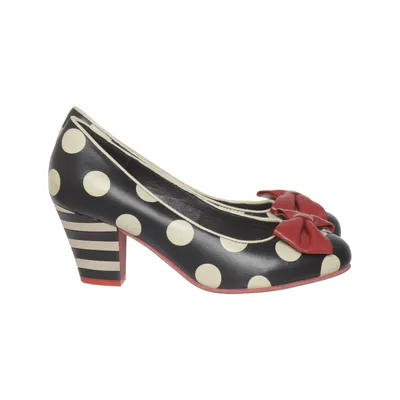Pumps (Svart, Vit, Röd) från Lola Ramona