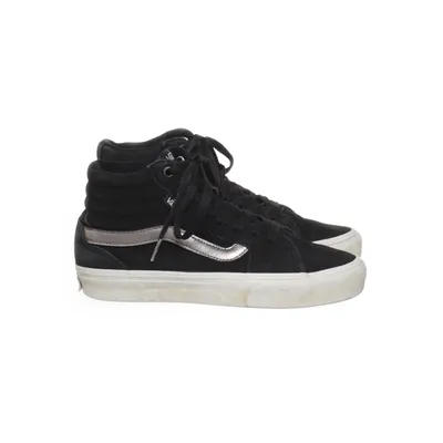 Sneakers (Black) from Vans