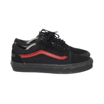 Sneakers (Black) from Vans Suede