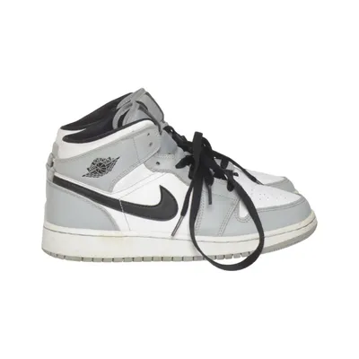 Sneakers (Air Jordan 1 Mid) från Nike Air Jordan