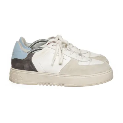 Baskets (Blanc, Gris, Bleu) de Axel Arigato