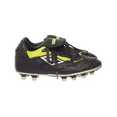Football shoes (Black) from Umbro