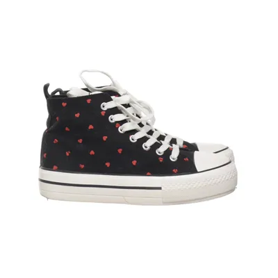 Canvas shoes (Black, Red) from Bristol