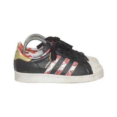Sneakers (Svart, Röd, Vit) från Adidas Originals