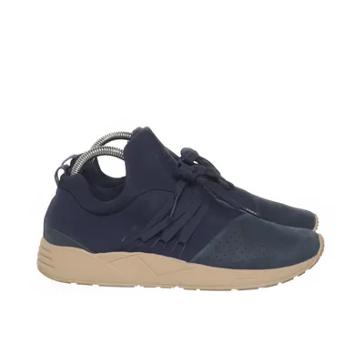 Trainers (RAVEN NUBUCK S-E15 NAVY TAN) from Arkk