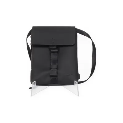 Axelremsväska (Svart) från Gaston Luga Polyuretan, Återvunnen polyester