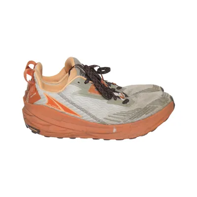 Running shoes (Lone Peak 7) from Altra