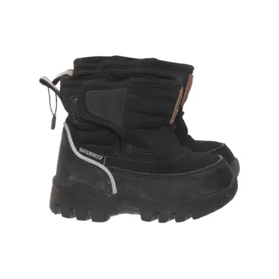 Curling Stiefel (Schwarz) von Linear of Sweden