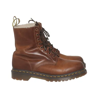 Laced boots (1460 Serena) from Dr. Martens