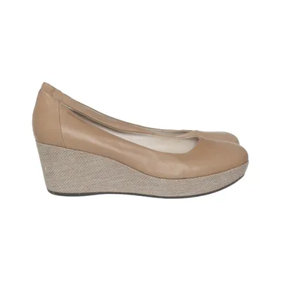 Wedges (Beige) from Vagabond