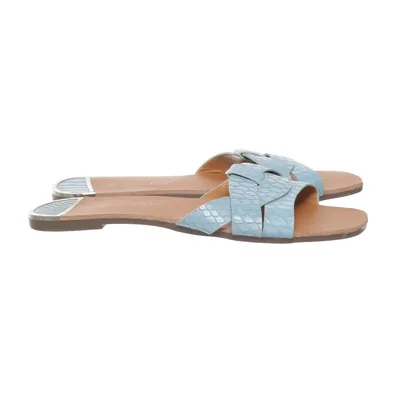Slip-ins (Blue, Brown) from Queen Lina