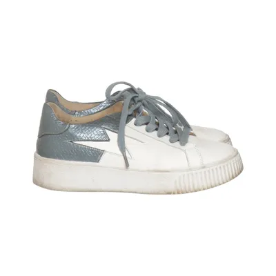 Sneakers (White, Gray) from Vanessa Wu