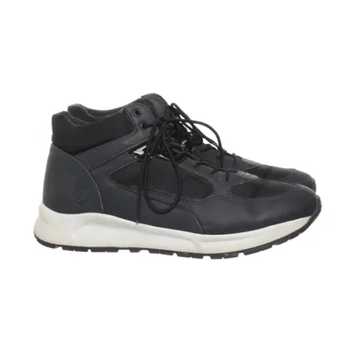 Sneakers (Black) from Linear