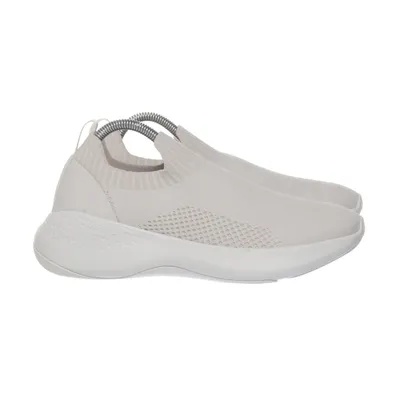 Walking shoes (White) from Agnes Cecilia