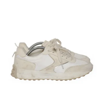 Sneakers (White) from Duffy