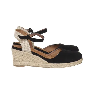 Wedges (Black, Beige) from Refresh
