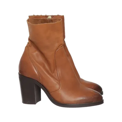 Bottes à talons (Marron) de Stockholm Design Group Cuir