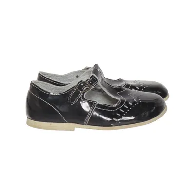 Walking shoes (Black) from Pax Leather