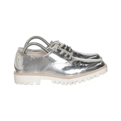 Derbyskor (Silverfärgad) från The Shoes