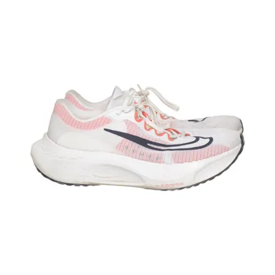 Running shoes (Zoom Fly 5) from Nike