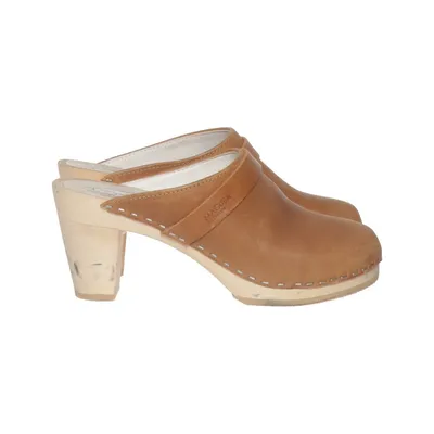 Clogs (Brown) from Maguba