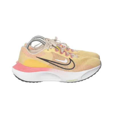 Löparskor (DM8974-700) från Nike Running