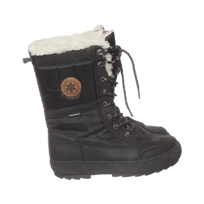 Boots (Black) from Áhkká Outdoor