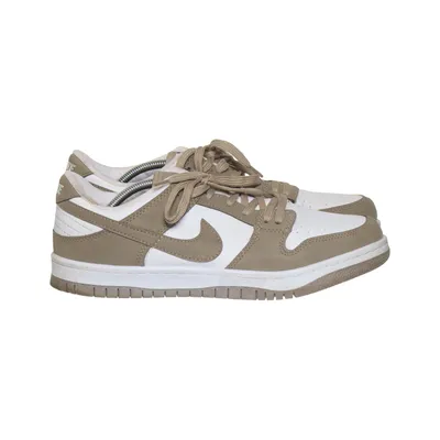 Sneakers (Dunk Low) från Nike SB