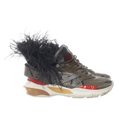 Sneakers (Feather Show Sneaker Camo) från Valentino Garavani Skinn, Strutsfjädrar