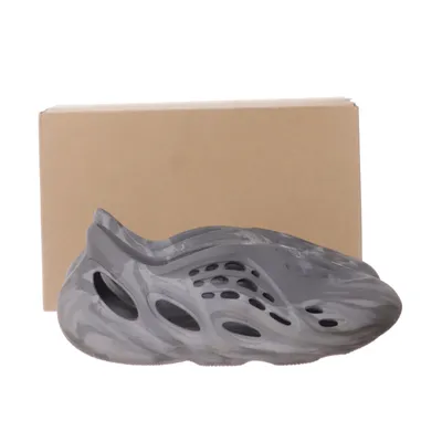 Promenadskor (Foam Runner ) från Adidas x Yeezy