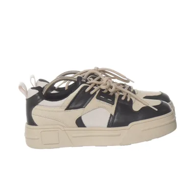 Sneakers (Beige, Zwart) van Hours