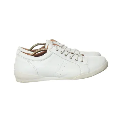 Baskets (Blanc) de Charlotte of Sweden Cuir