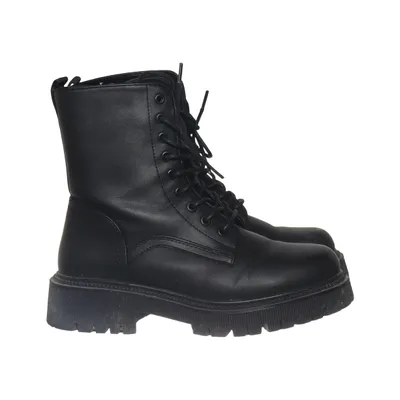 Laced boots (Black) from Clou