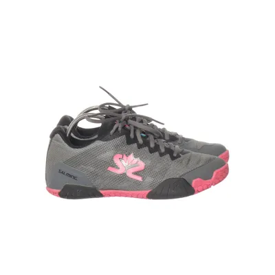 Baskets (Gris, Rose, Noir) de Salming