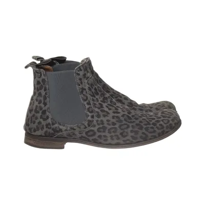Chelsea boots (Gray, Black) from Sneaky Steve