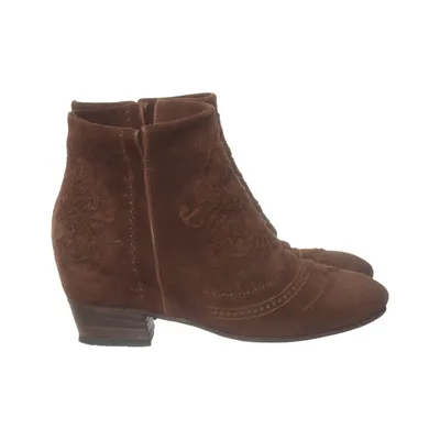 Heeled boots (Brown) from Strategia