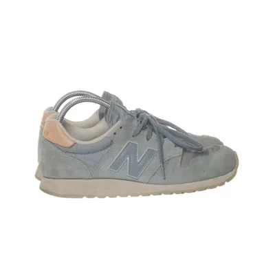 Trainers (520) from New Balance