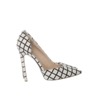 Pumps (Beige, Black) from Just Fab