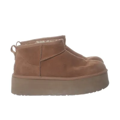 Boots (Classic Ultra Mini Platform) från UGG Mocka
