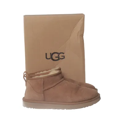 Boots (Classic Ultra Mini) från UGG Skinn