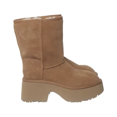 Boots (Classic Short New Heights ) från UGG Mocka