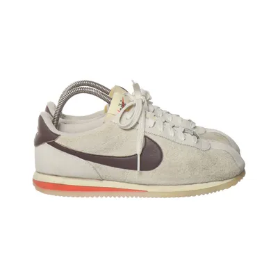 Baskets (Beige, Marron, Rouge) de Nike
