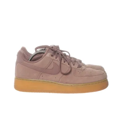 Walking shoes (q) from Nike