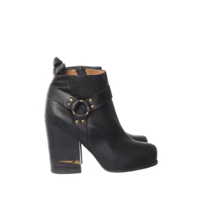 Stövletter (Svart) från Jeffrey Campbell x Nasty Gal