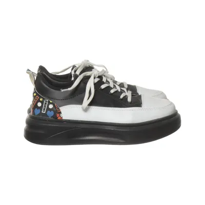 Sneakers (White, Black, Multicolored) from Pelle