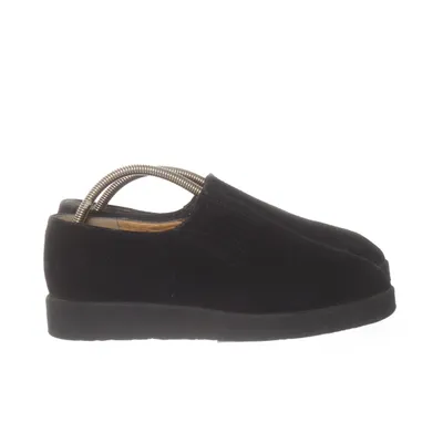 Slip-ons (Black) from Free Lance